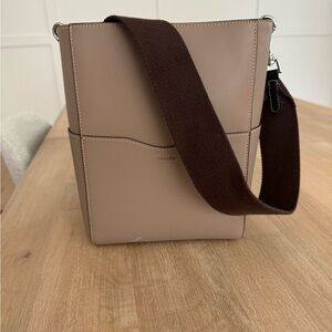 AALLYN Jordan Bucket Bag